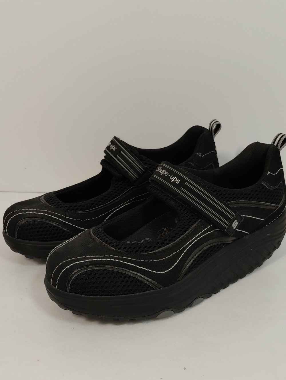 Skechers Black Mary Jane Shape-Ups with White Stitching. Women's 7.5